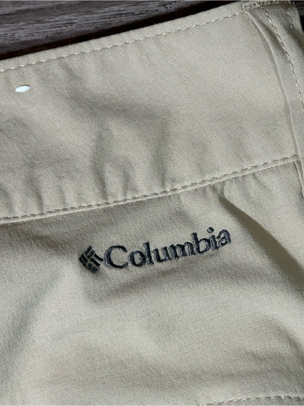 COLUMBIA Tan OMNI-SHIELD Saturday Trail Convertible Zip Off Pants 4 Short - Picture 13 of 15